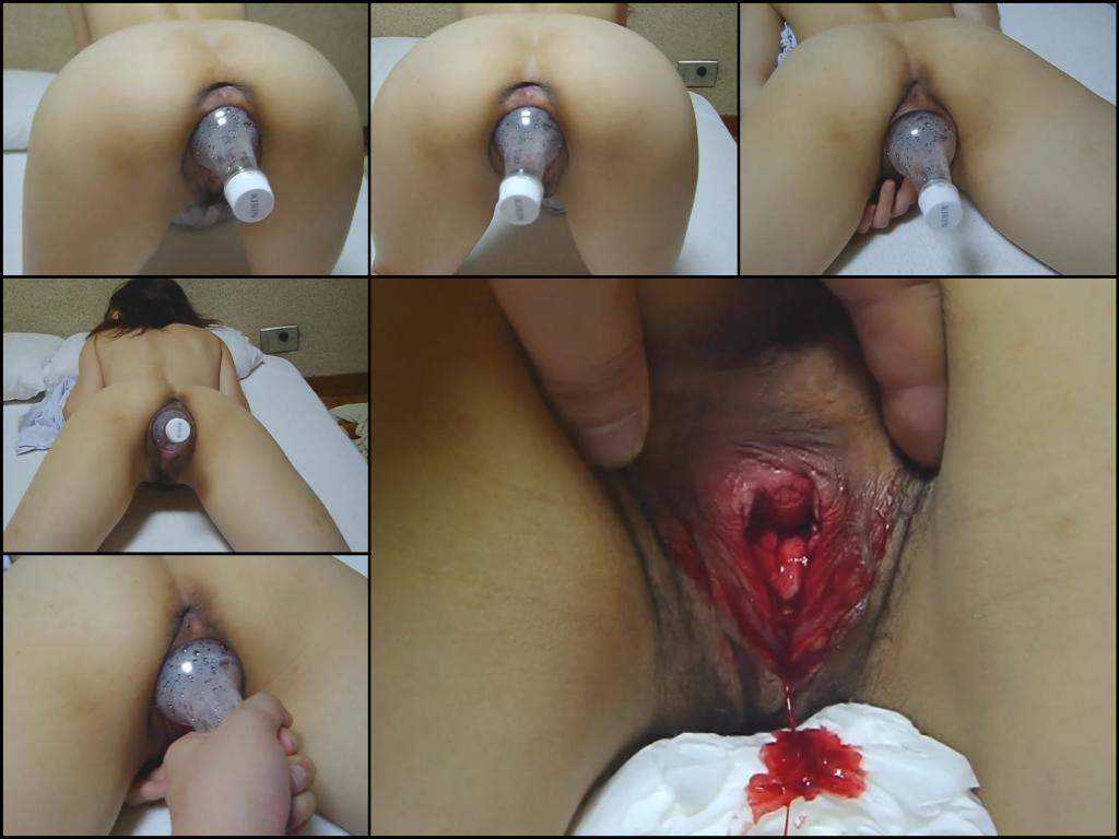 Japanese slut bottle penetrated during menstruation