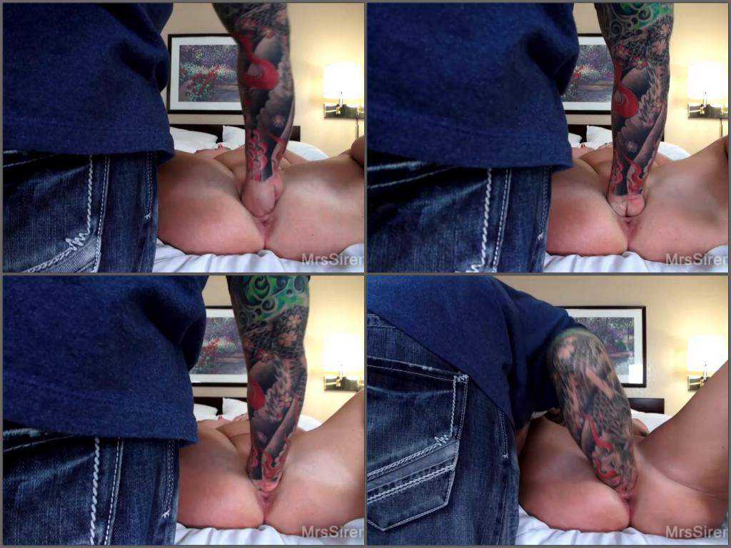Tattooed hand deep penetration in pussy my wife