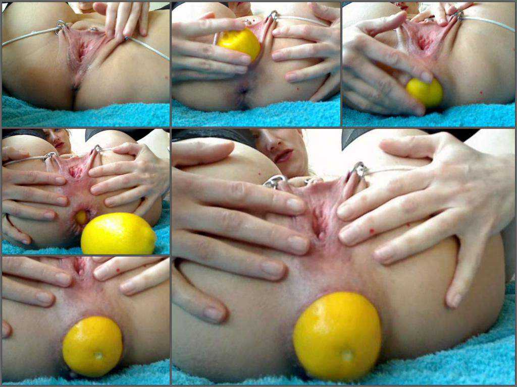 Webcam girl penetrated double lemons in her rosebutt anus