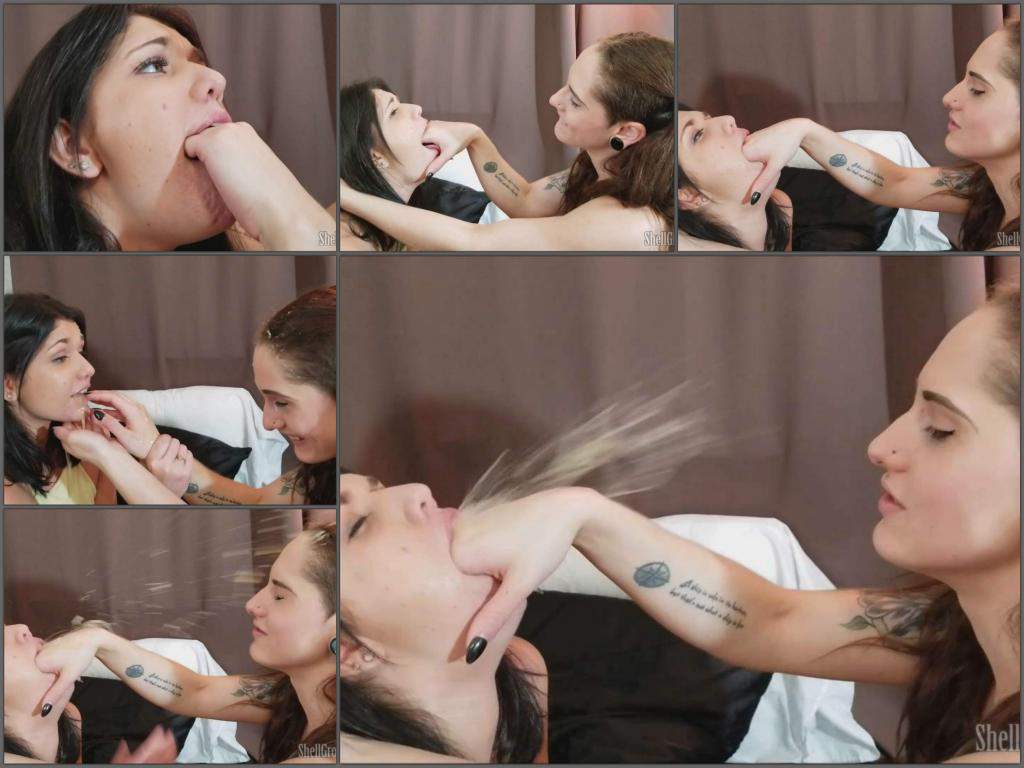 Deep throat – AkiraShell gagging and vomiting hand worship – Premium user Request