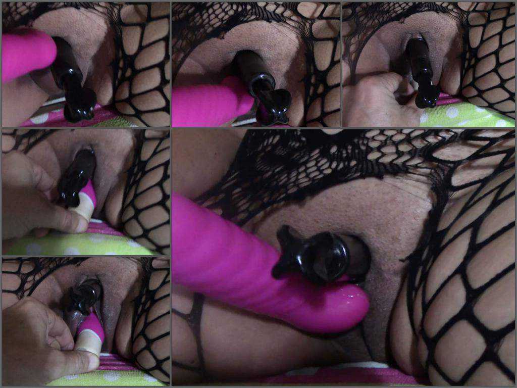 Clitoris – Closeup POV wife clit pump and vibrator penetration vaginal