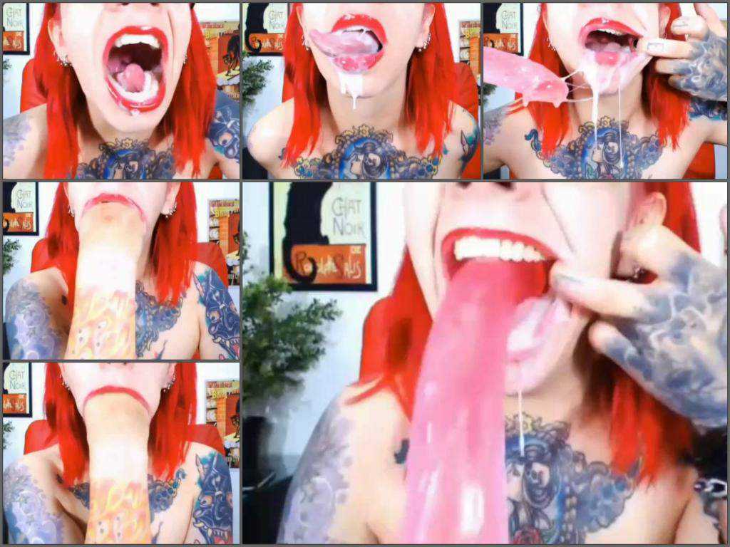 Deepthroat fuck – Crazy tattooed redhead girl fitsed her really big deepthroat