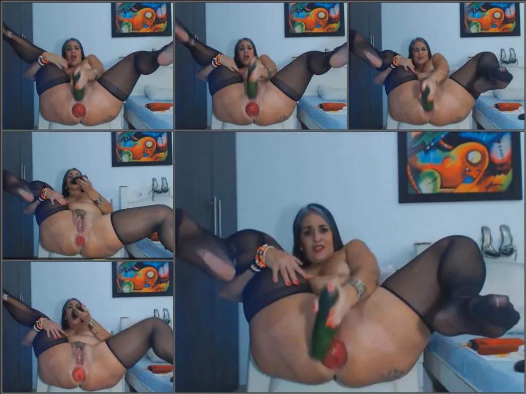 Closeup – Sexy latina MILF Bigassmoon again loose her anal prolapse