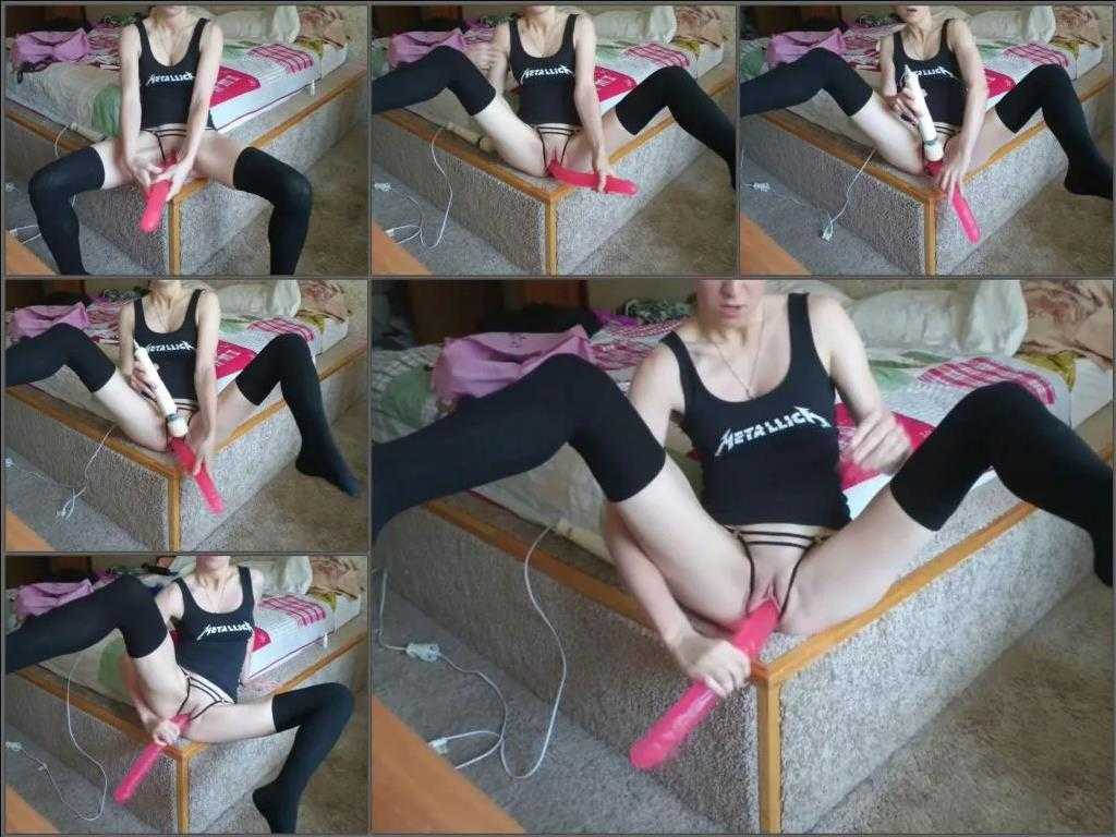 Webcam – Skinny hot girl very long red rubber dildo in sweet pussy