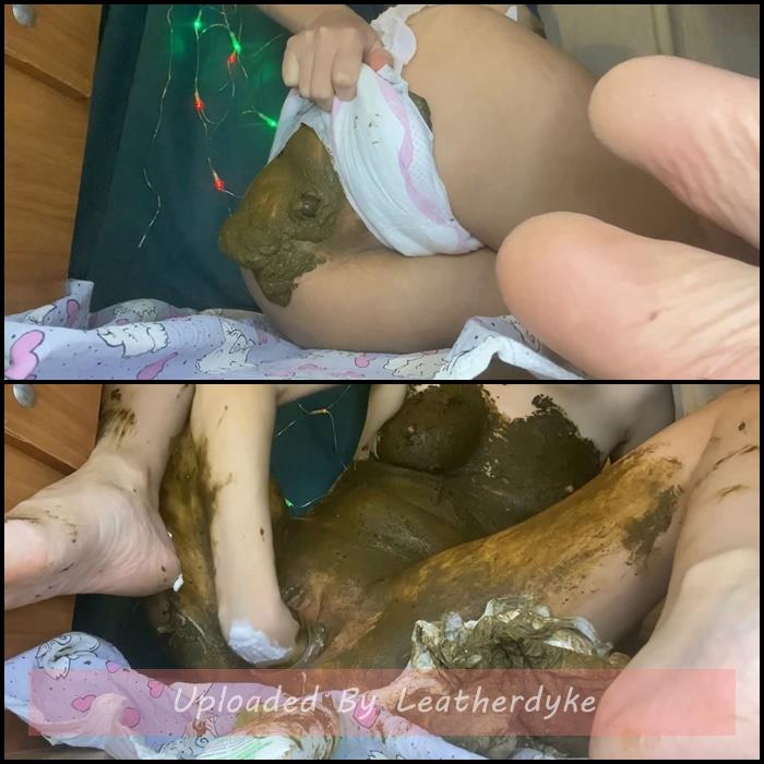 Poop in a diaper with p00girl